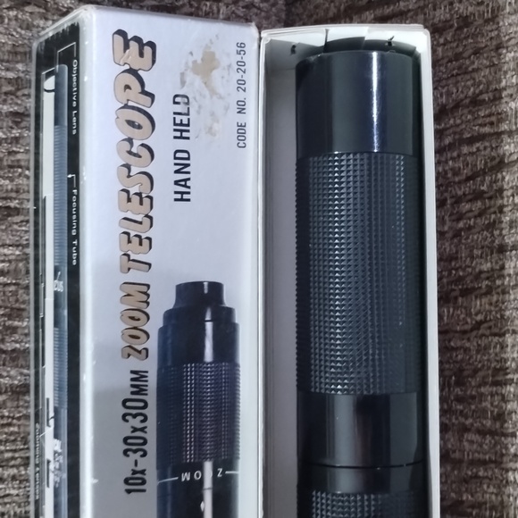 Focal 200m telescope hand held 10x 30x30mm New - Picture 2 of 3